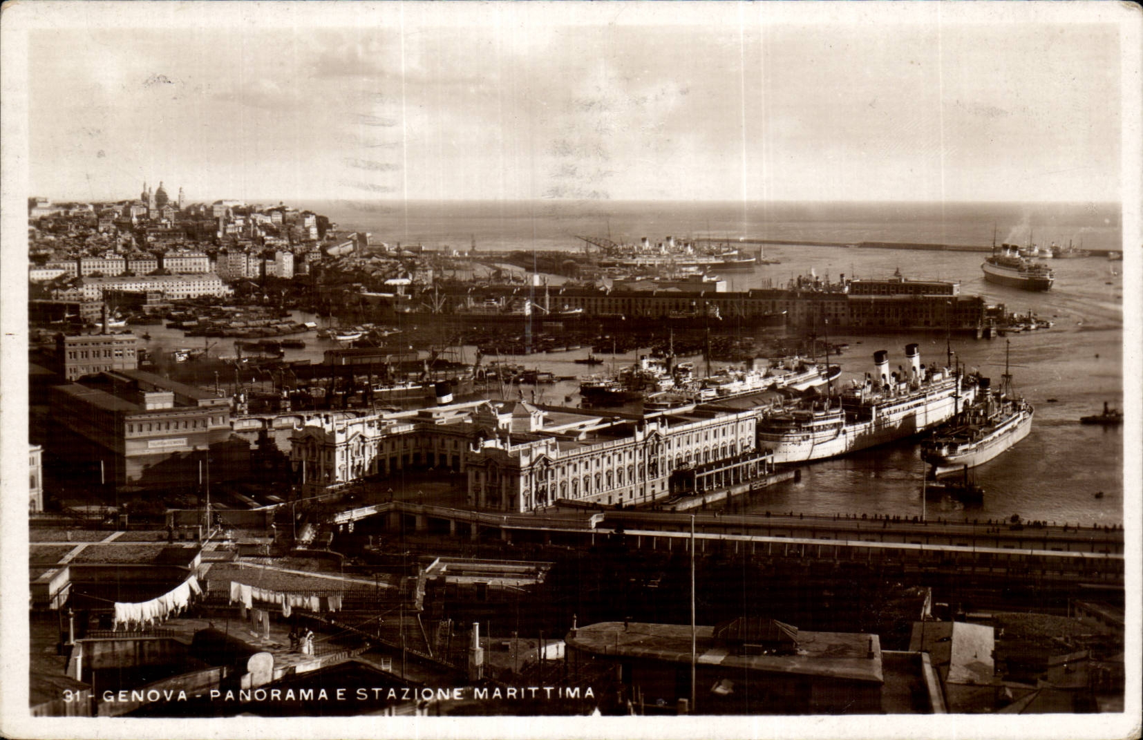 CPA Italien Italien Genua Panorama E Stazione Marittima
