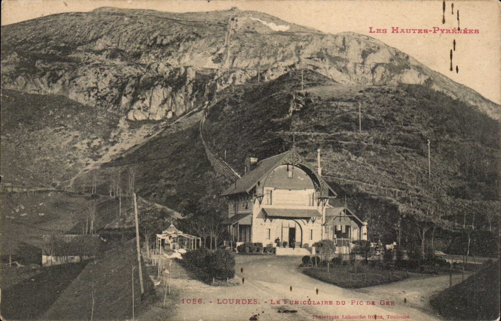 CPA Lourdes the funicular of the Peak of Ger