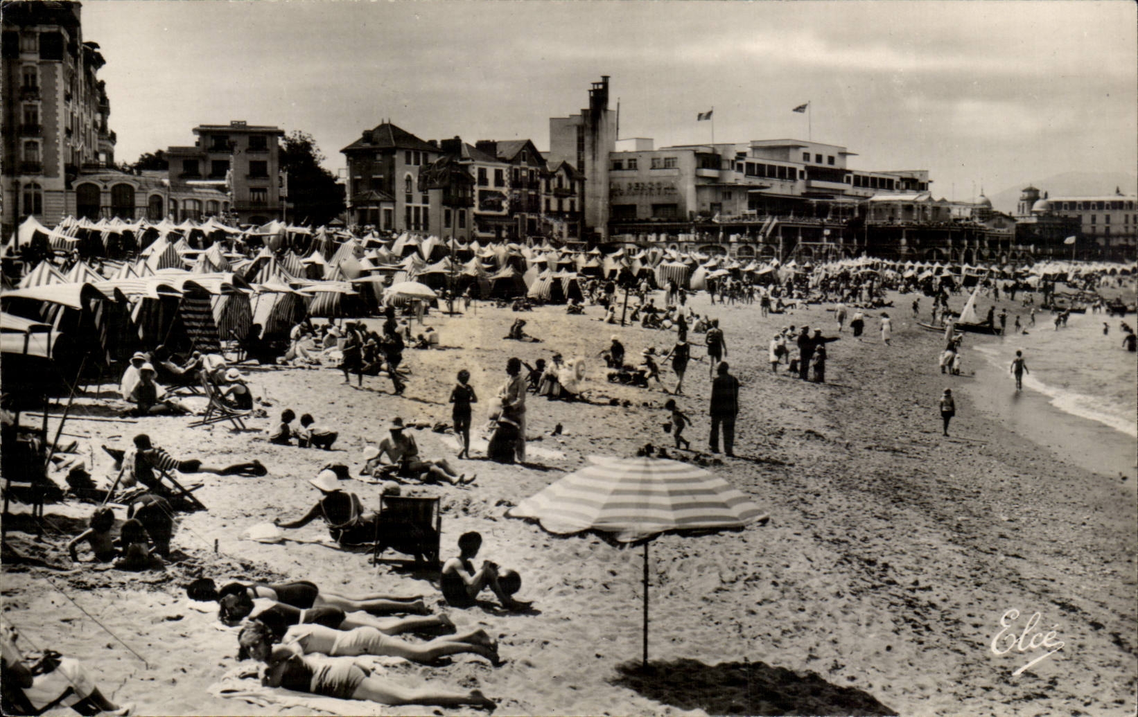 CPSM St Jean de Luz La plage et la Pergola