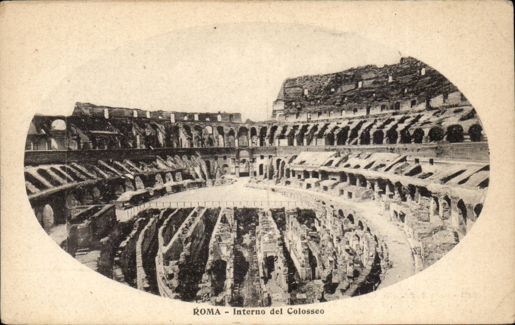 CPA Italien Italien Rom Interno LED colosseo