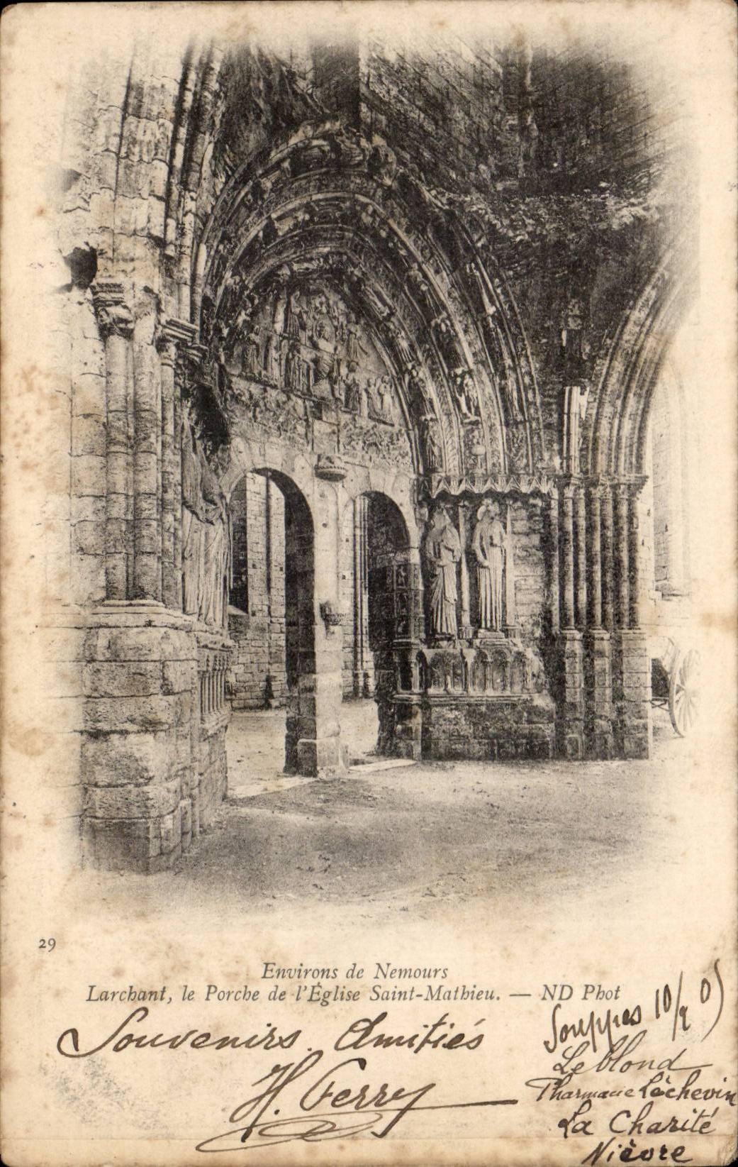 CPA Surroundings of Nemours Larchant the porch of the church Saint Mathieu
