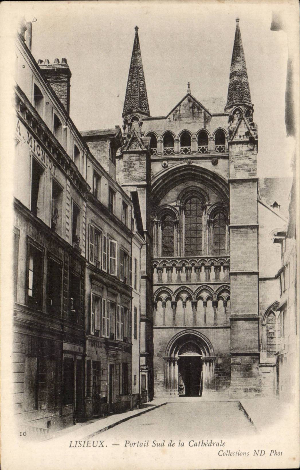 CPA Lisieux sudliches Gatter der Kathedrale
