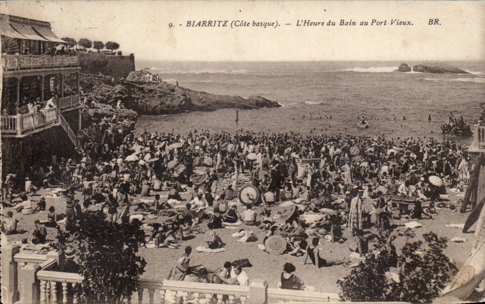 CPA Biarritz L'heure du bain au Port Vieux