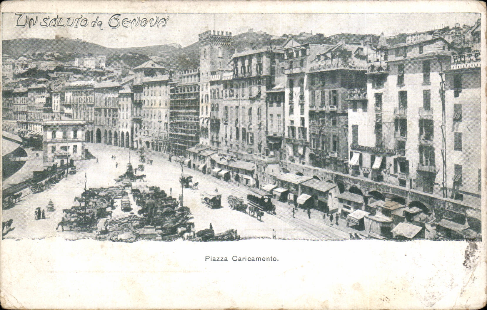 CPA Italien Italien ein saluti des Genua-Marktplatzes Caricamento
