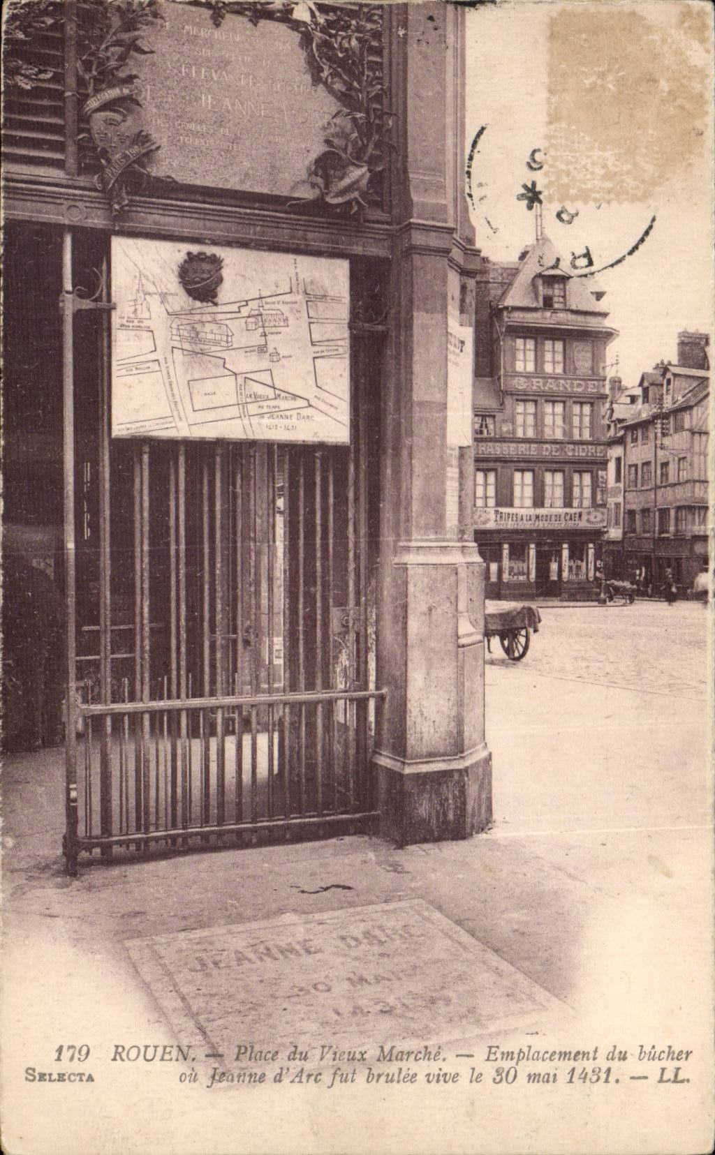 Rouen CPA Places from the old Emplacement market of roughing-hew or Jeanne of arc was brulee sharp on May 30th 1431