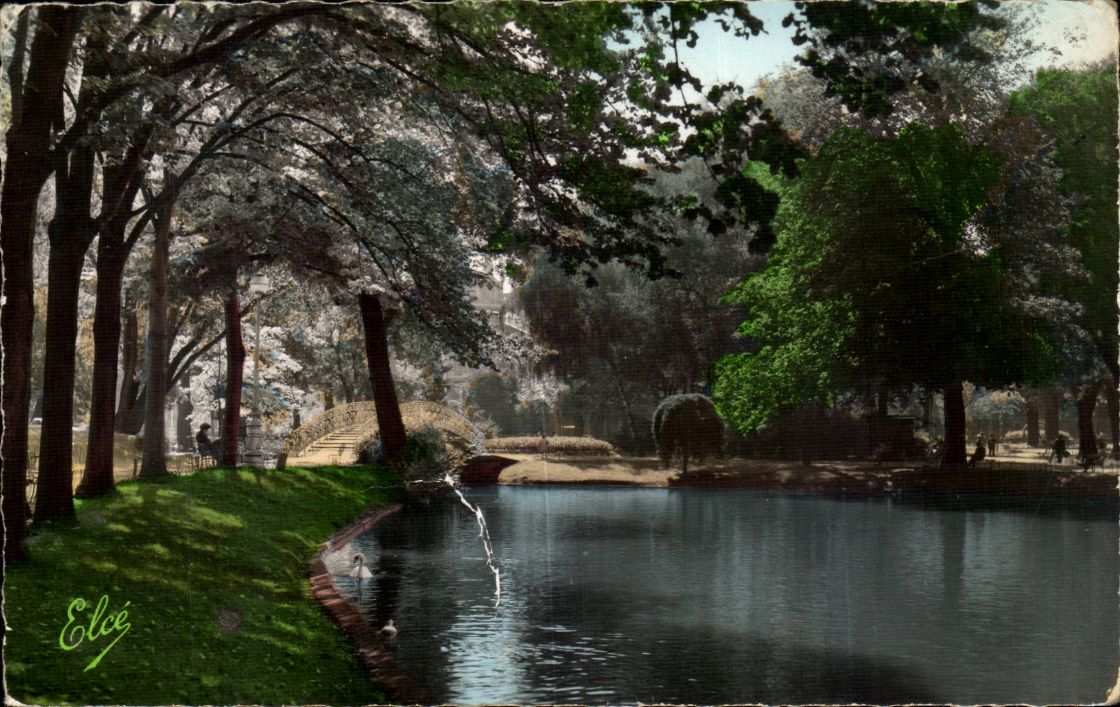 CPA Bordeaux a corner of the public garden