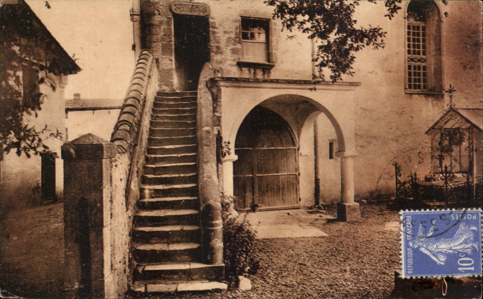 CPA Cambo les Bains the porch of the church the staircase of the men