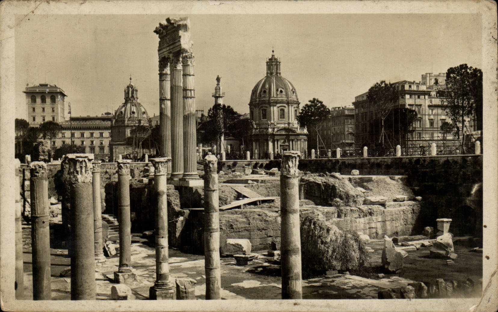 CPA Italien Italien Rom Foro Traiano