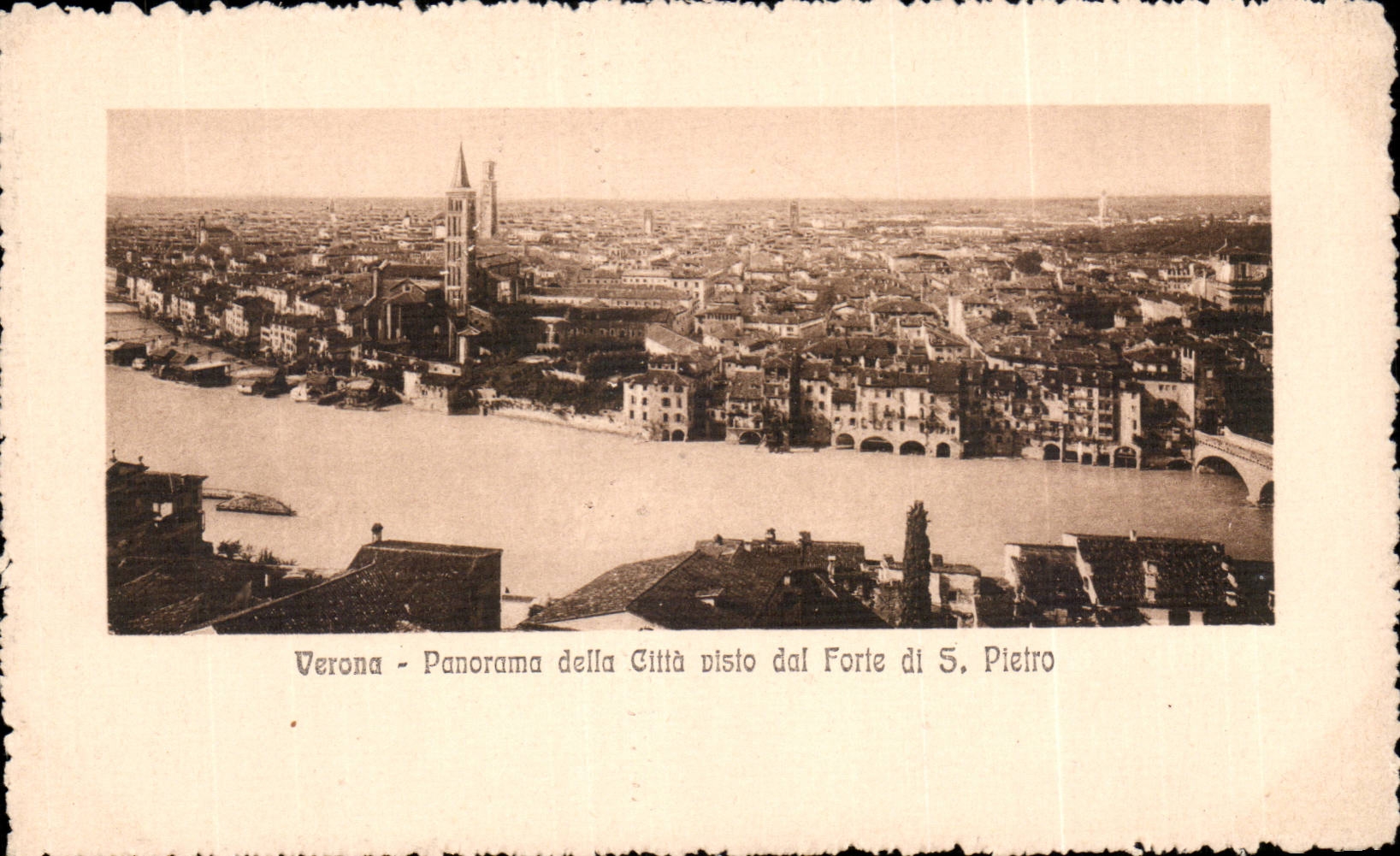 CPA Italien Italien Verona Panorama della Citta visto Dal Strong di S Pietro