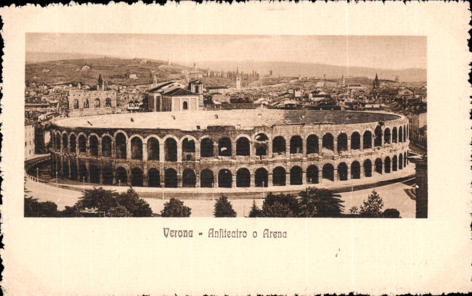 CPA Italien Italien Verona Anfiteatro O Arena
