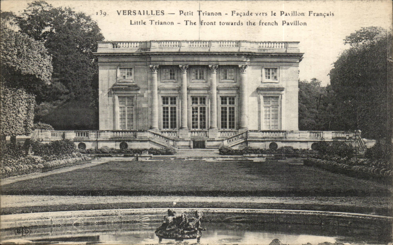 CPA Versailles Small Trianon Frontage towards the French house