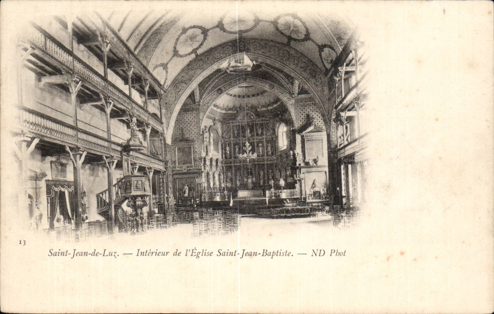 CPA St Jean de Luz Interieur de l'eglise Saint Jean Baptiste