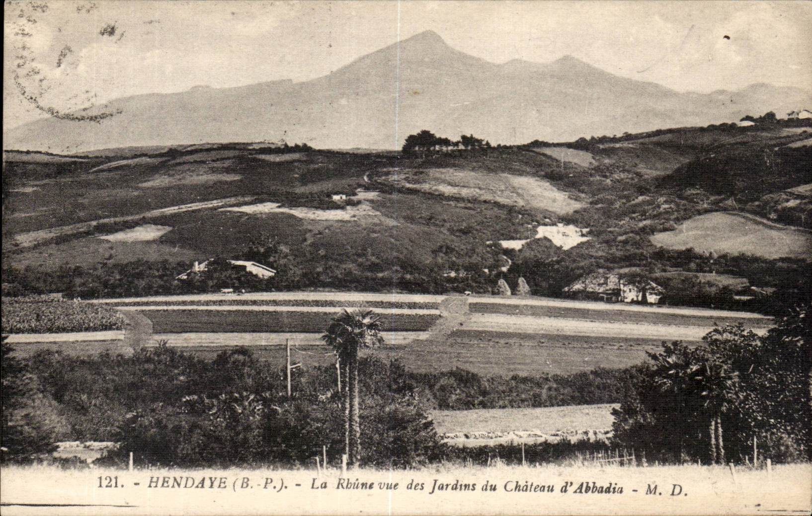 CPA Hendaye Rhune seen of the gardens of the castle dAbbadia