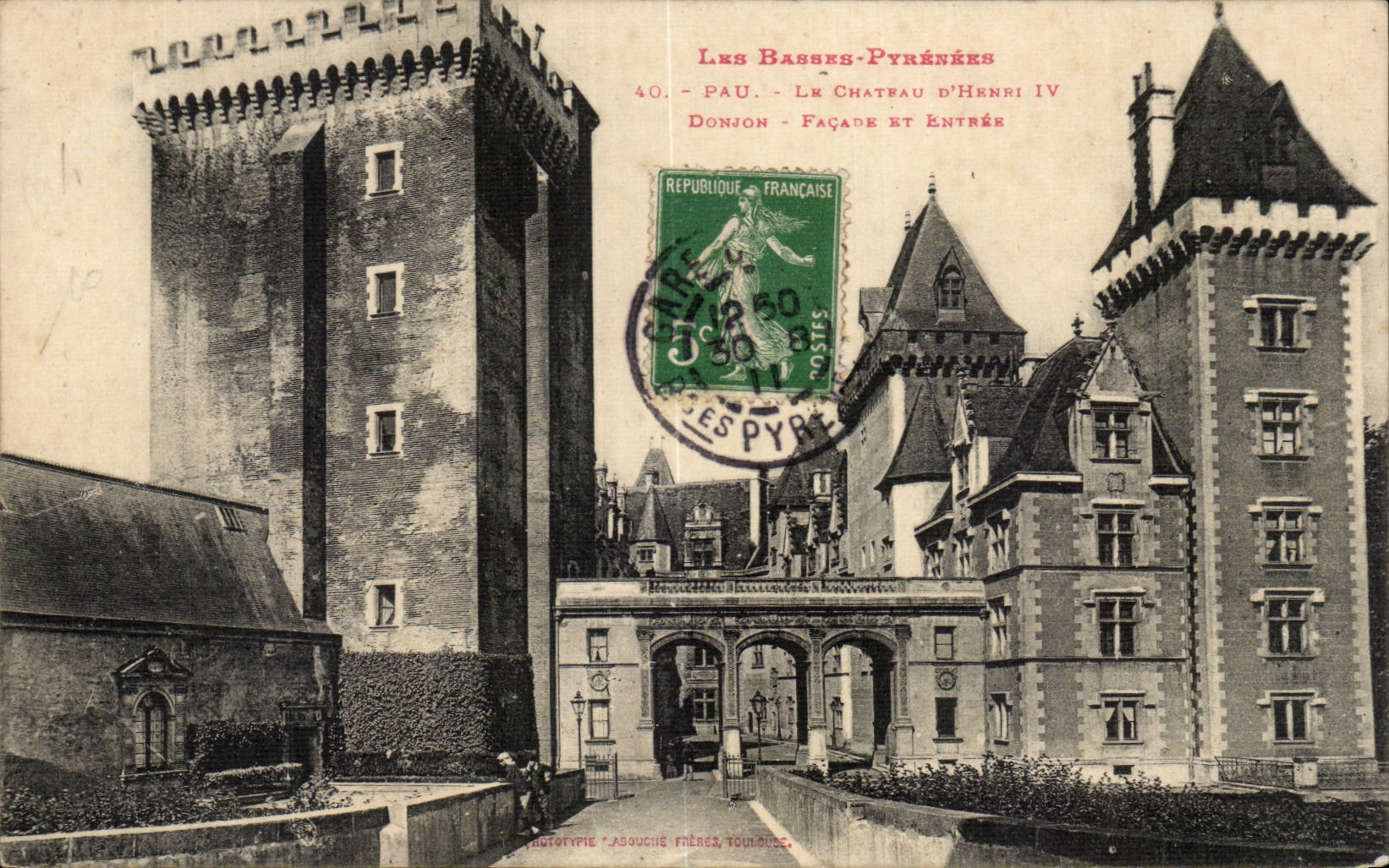 CPA Pau das Schloss Unterhalt-Front und des Hereinkommens der Henri-IV