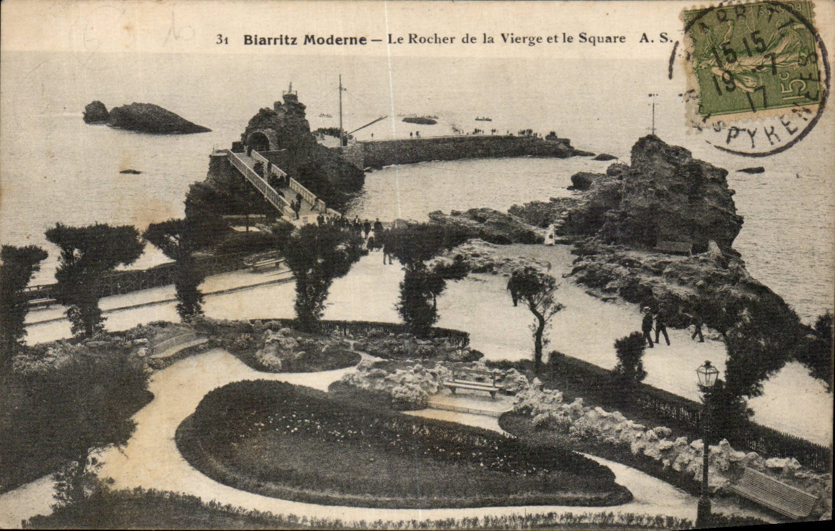 CPA Biarritz le rocher de la vierge et le square