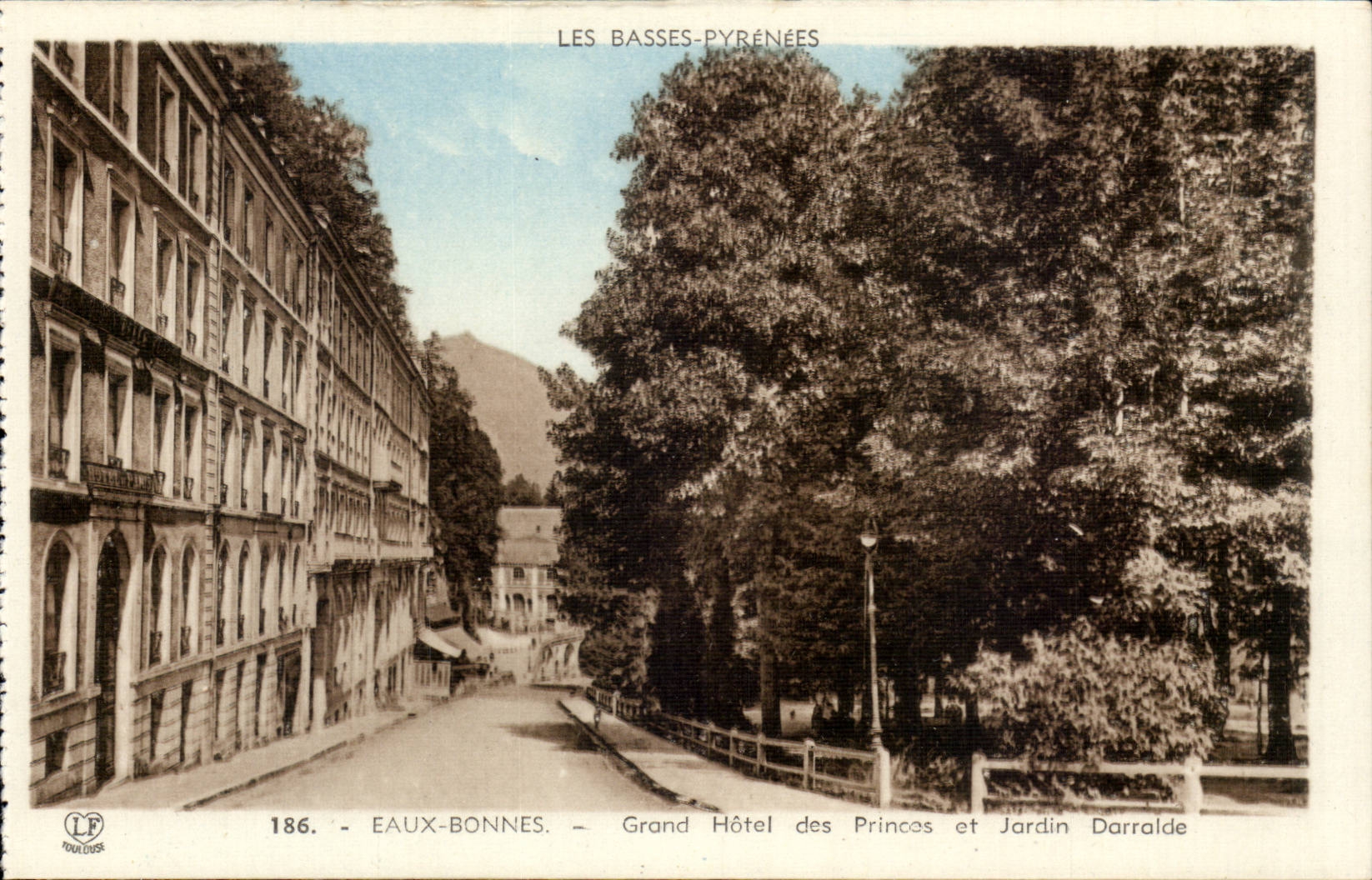 CPA Good Water Large hotel of the Princes and Darralde garden