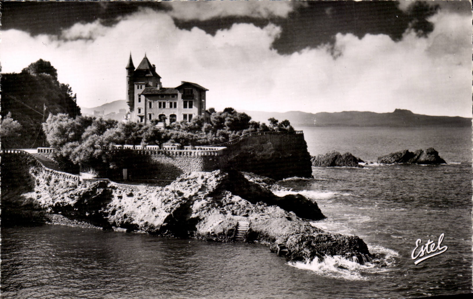CPSM Biarritz La villa Belze et au fond la chaine des Pyrenees