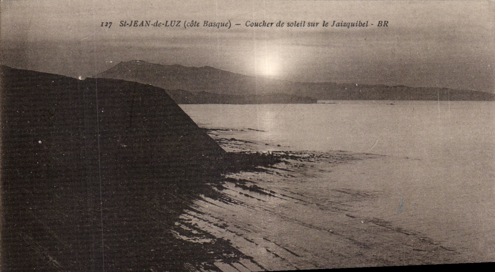 CPA St Jean de Luz Coucher de soleil sur le Jaizquibel