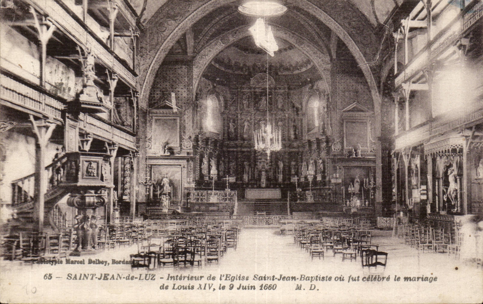CPA St Jean de Luz Interieur de l'eglise Saint Jean Baptiste ou fut celebre le mariage de Louis XIV le9 juin 1660