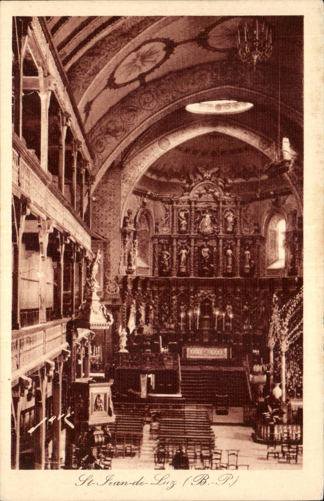 CPSM St Jean de Luz L'eglise Style gothique 