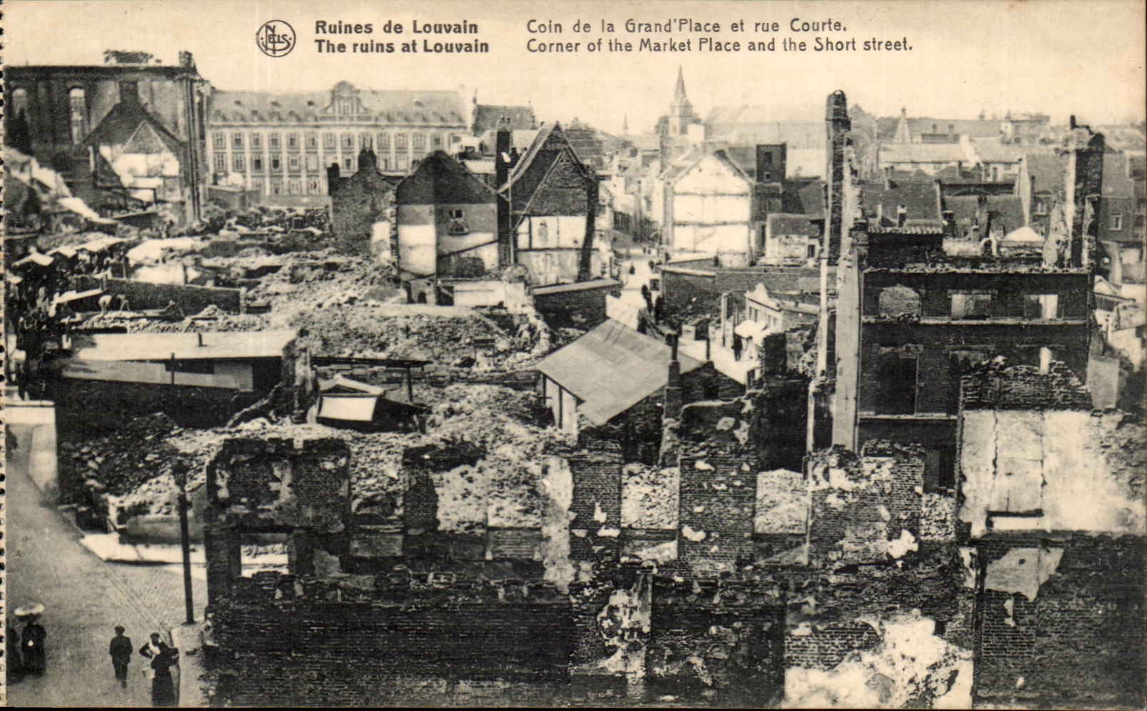 CPA Belgium Leuwen Coin of large places and street Courte