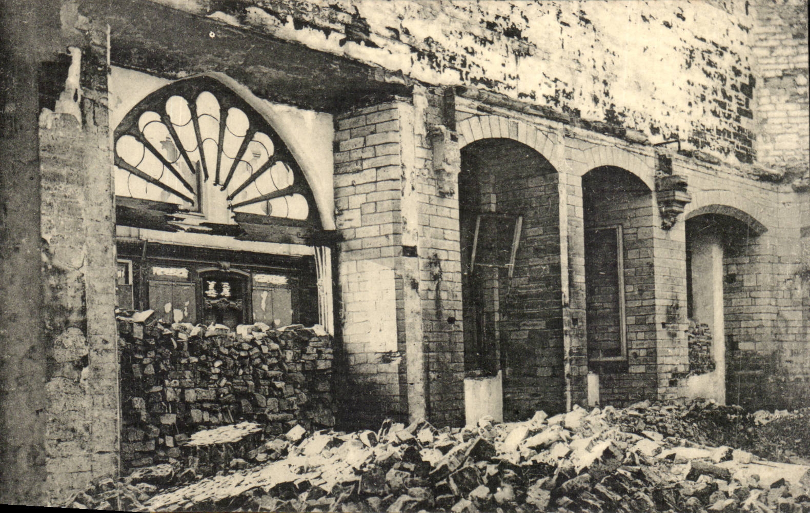 CPA Belgium Leuwen Ruins Interior of the university