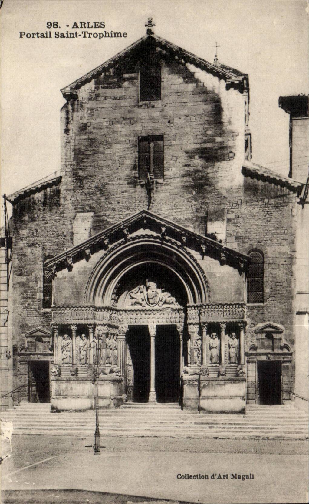 CPA Arles Gatter Saint Trophime