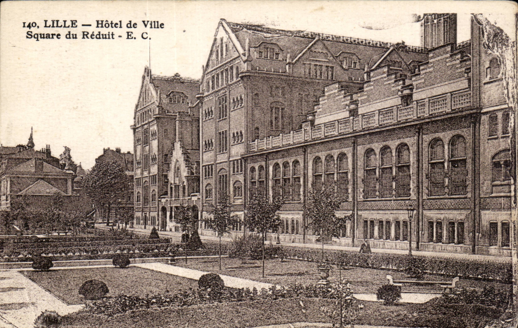 CPA Lille Town hall Public garden of the tiny room