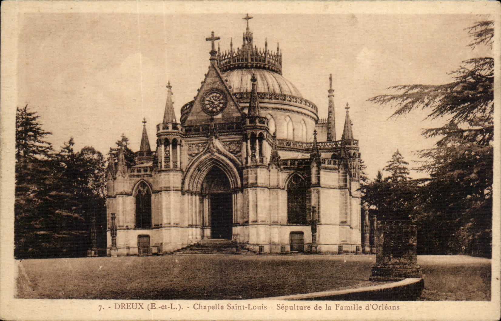CPA Dreux Vault Saint Louis Burial of the family of Orleans