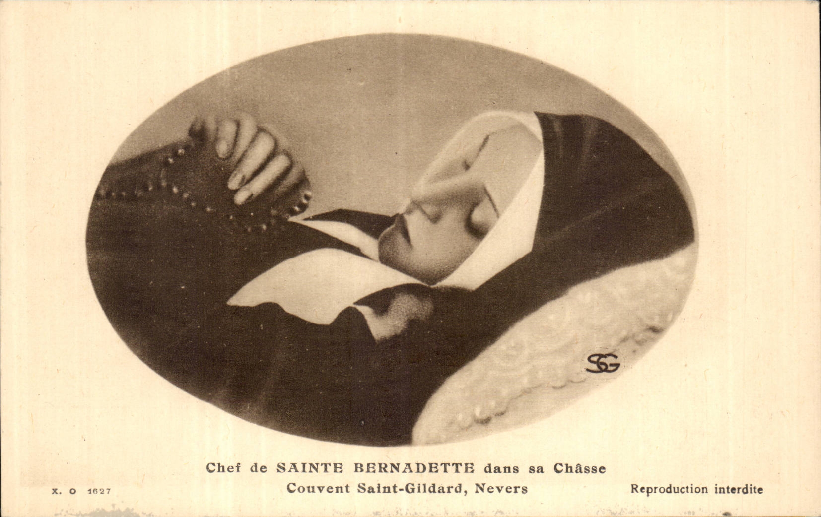 CPA Chef of Sainte Bernadette in her hunting Brood Gildard Nevers Saint