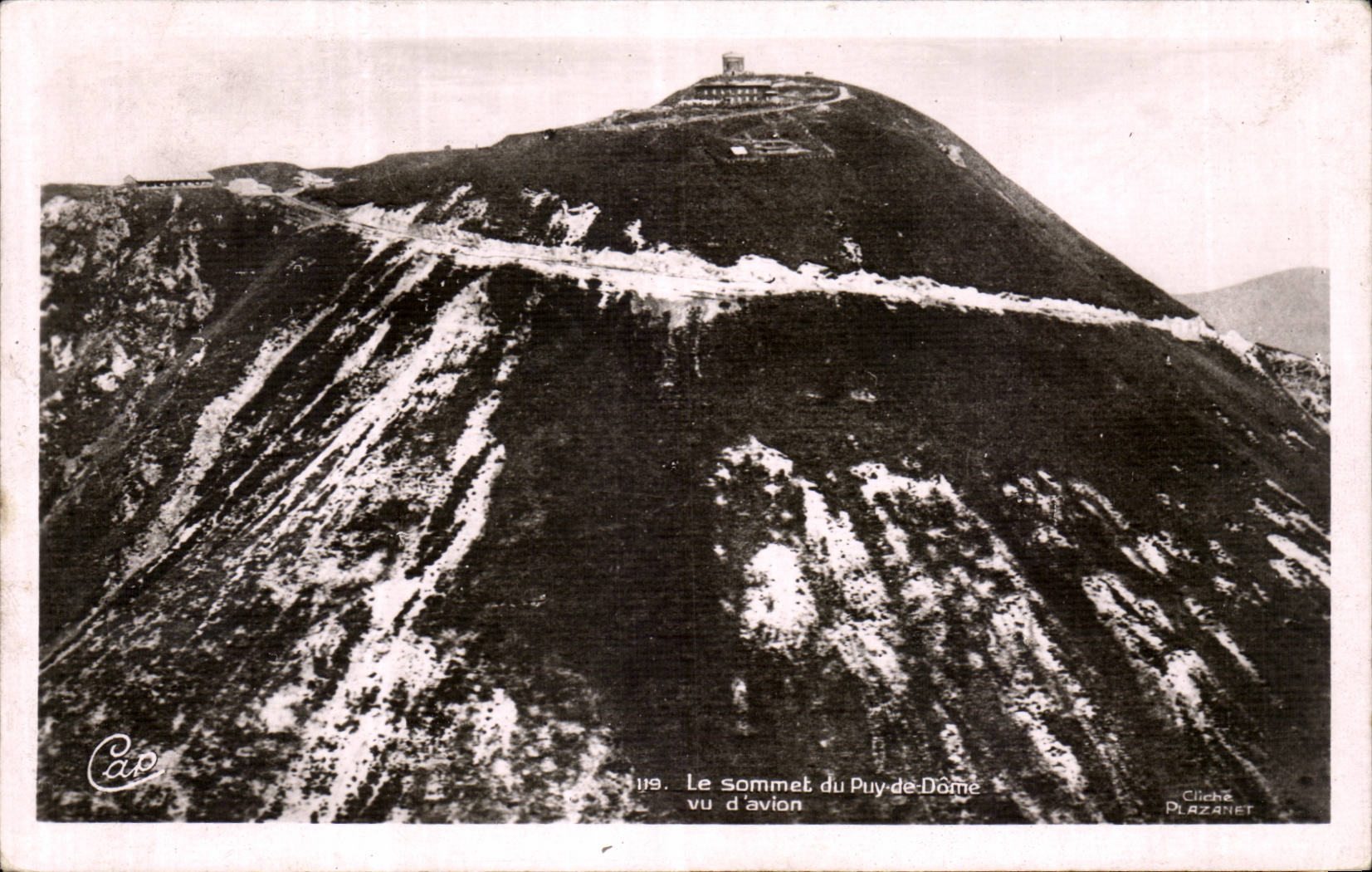 CPA Auvergne the top of Puy de Dome Seen of plane