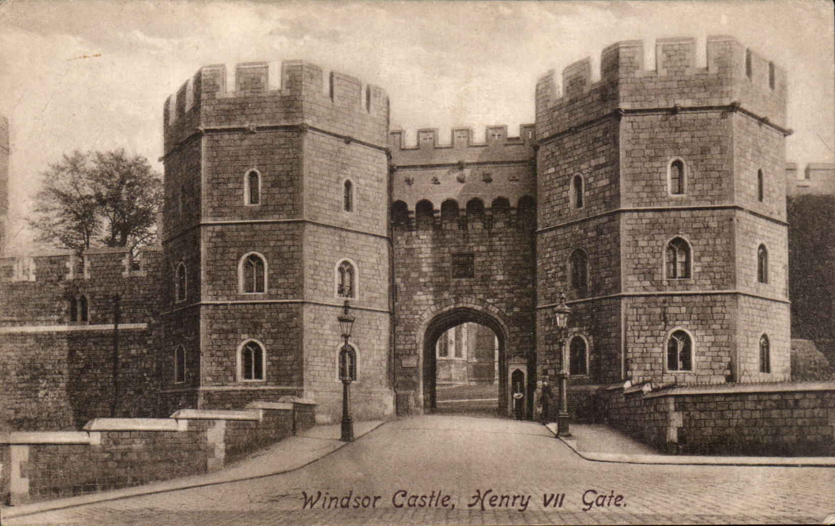 CPA Great Britain Windsor Castle Henry VII Spoils