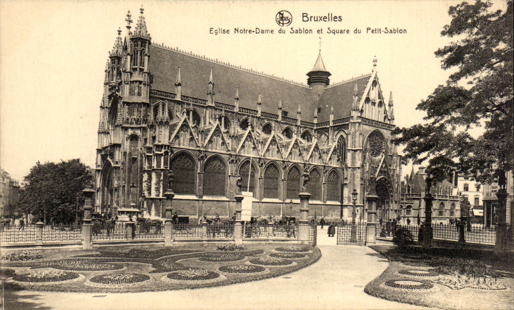 CPA Brussels Church Notre Dame of fine sand and public garden of the small Fine sand