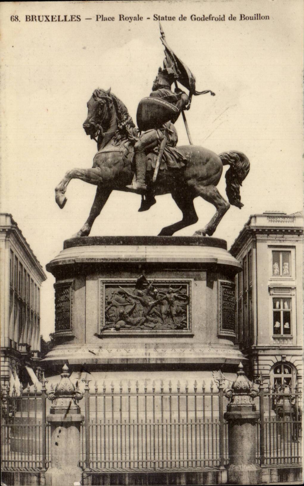 Belgie Belgium Brussels CPA Places royal Statue of Godefroid de Bouillon