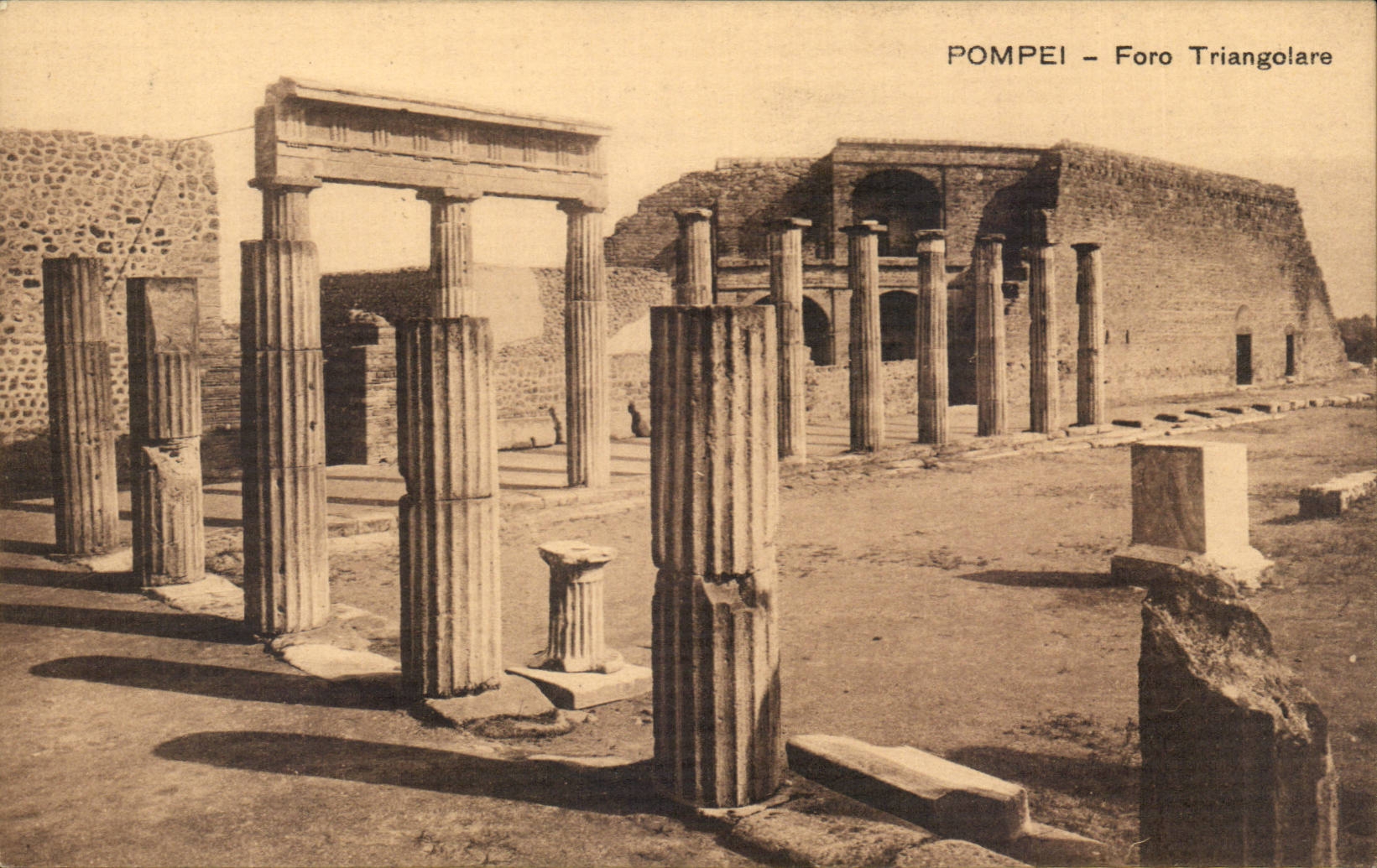 CPA Italy Italia Pompei Foro Triangolare