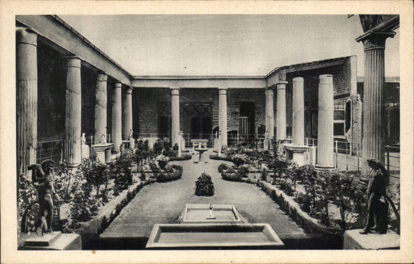 Italy Italia Pompei CPA Put dei Vettii Peristilio