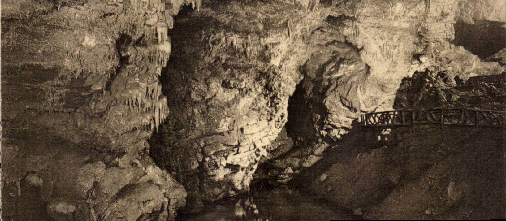 CPA Belgium GRottes of Han the room of Reapparition weapons of injures