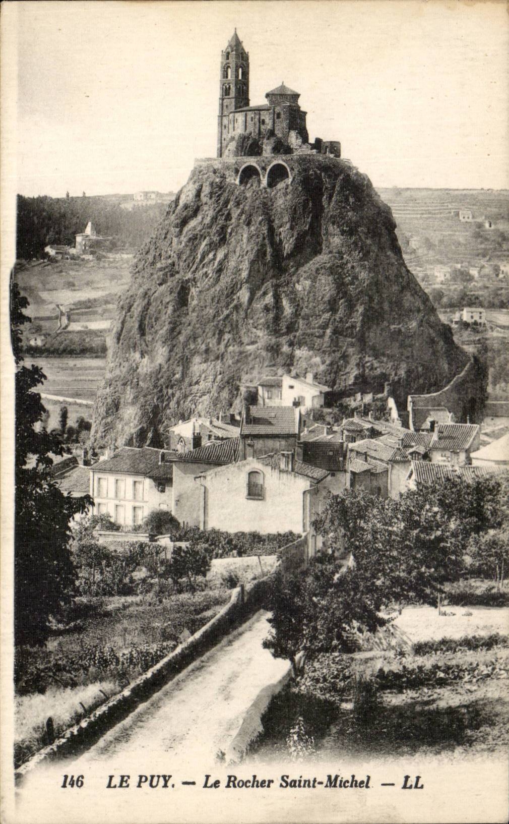 CPA Le Puy Le rocher Saint Michel