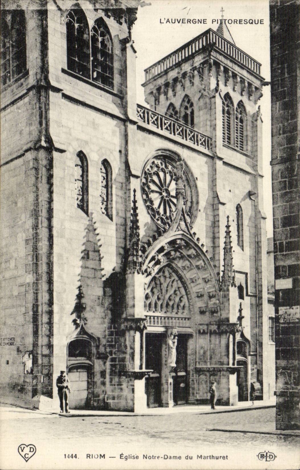 CPA Riom Eglise Notre Dame du Marthuret