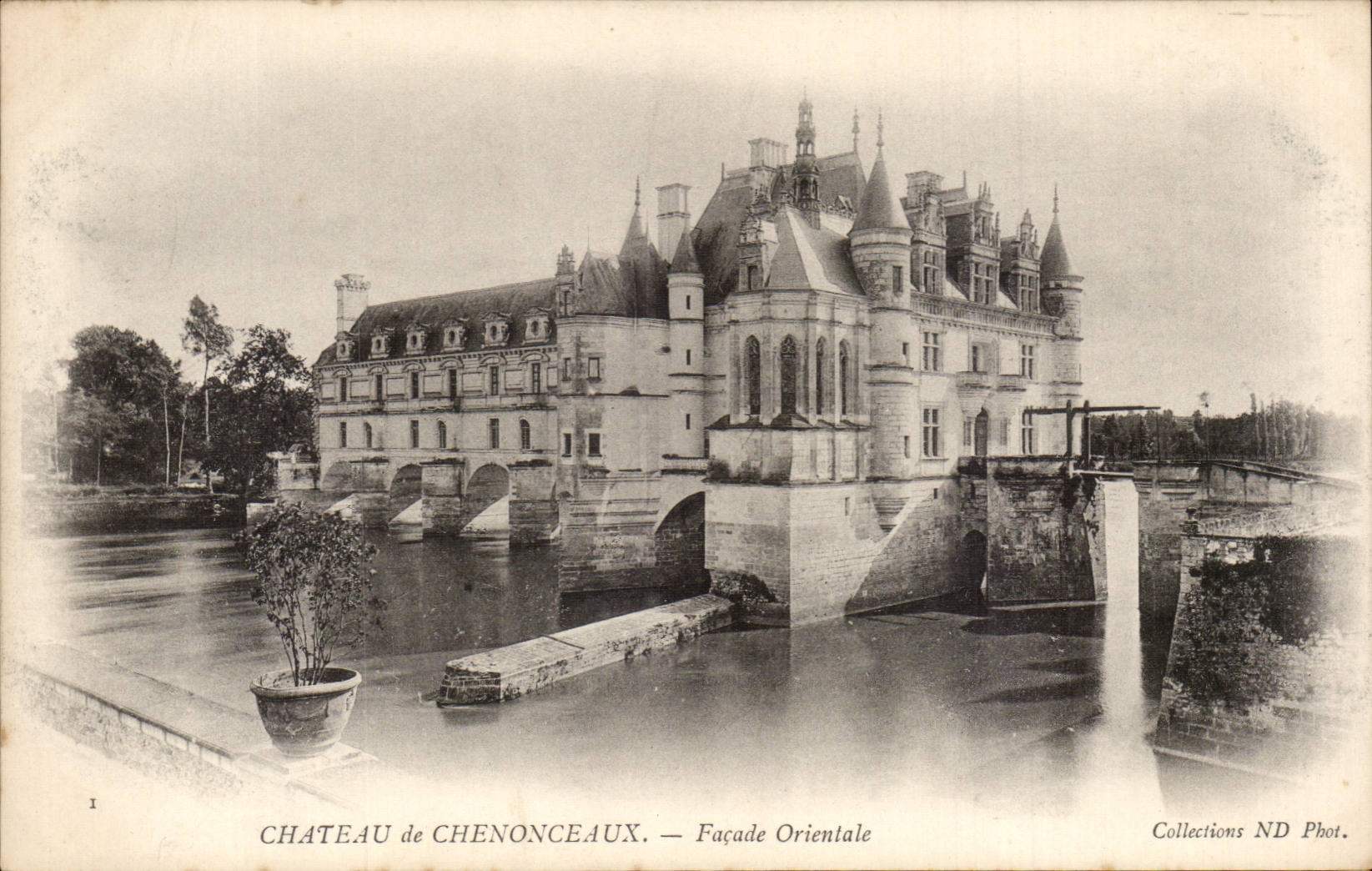 CPA Chenonceaux Le chateau La facade orientale