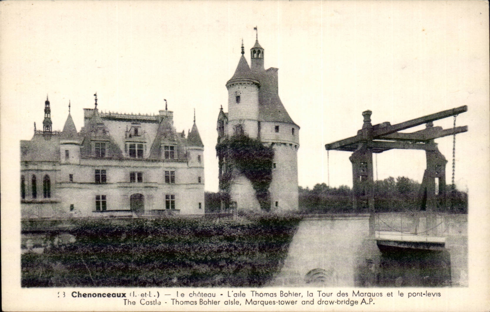 Chenonceaux CPA Le chateau L'aile Thomas Boehr La tour des Marques et le pont levis 
