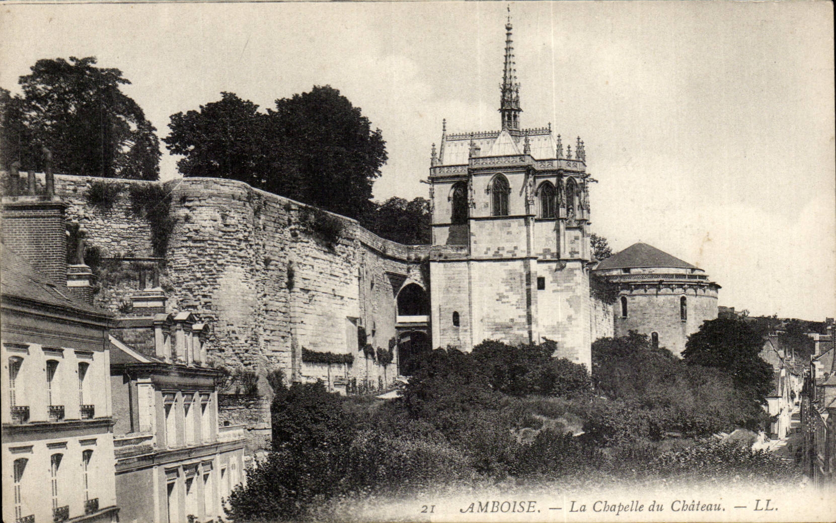 Amboise CPA Le chateau La chapelle