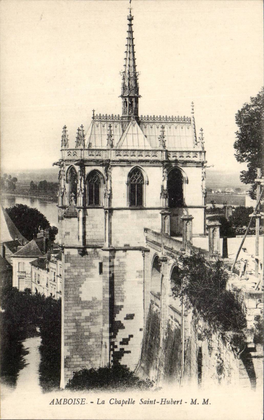Amboise CPA La chapelle Saint Hubert