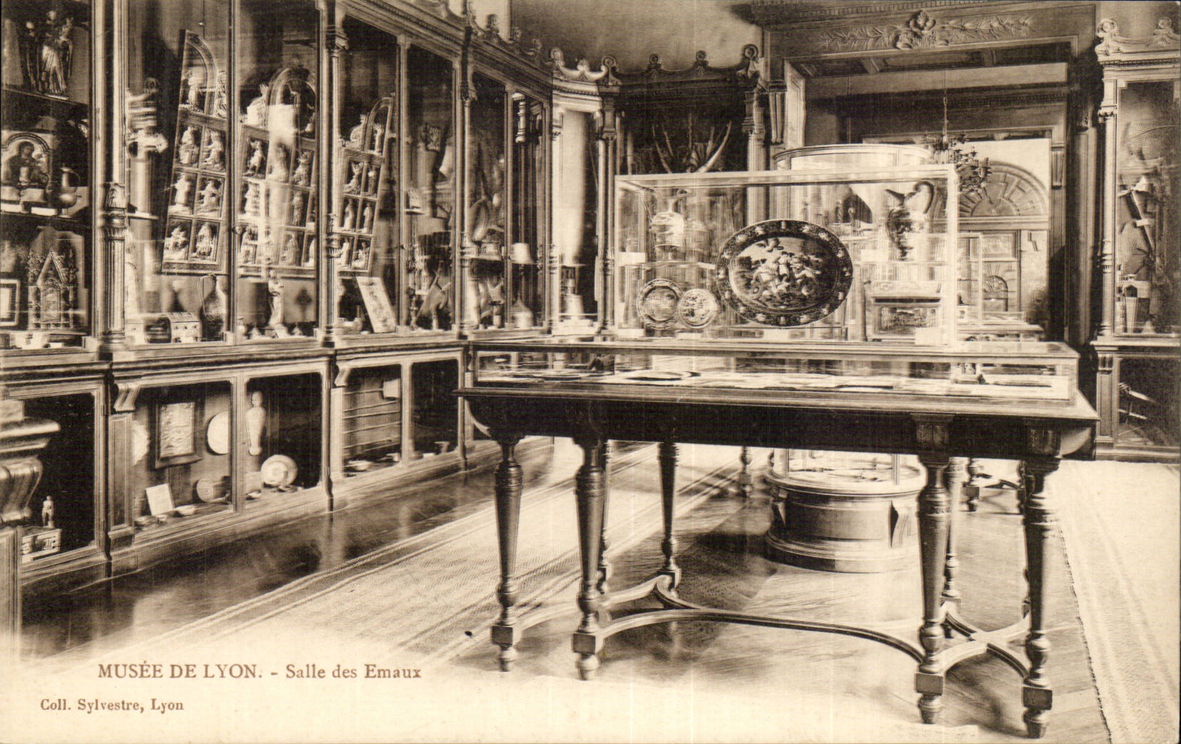 CPA Museum of Lyon Room of enamels