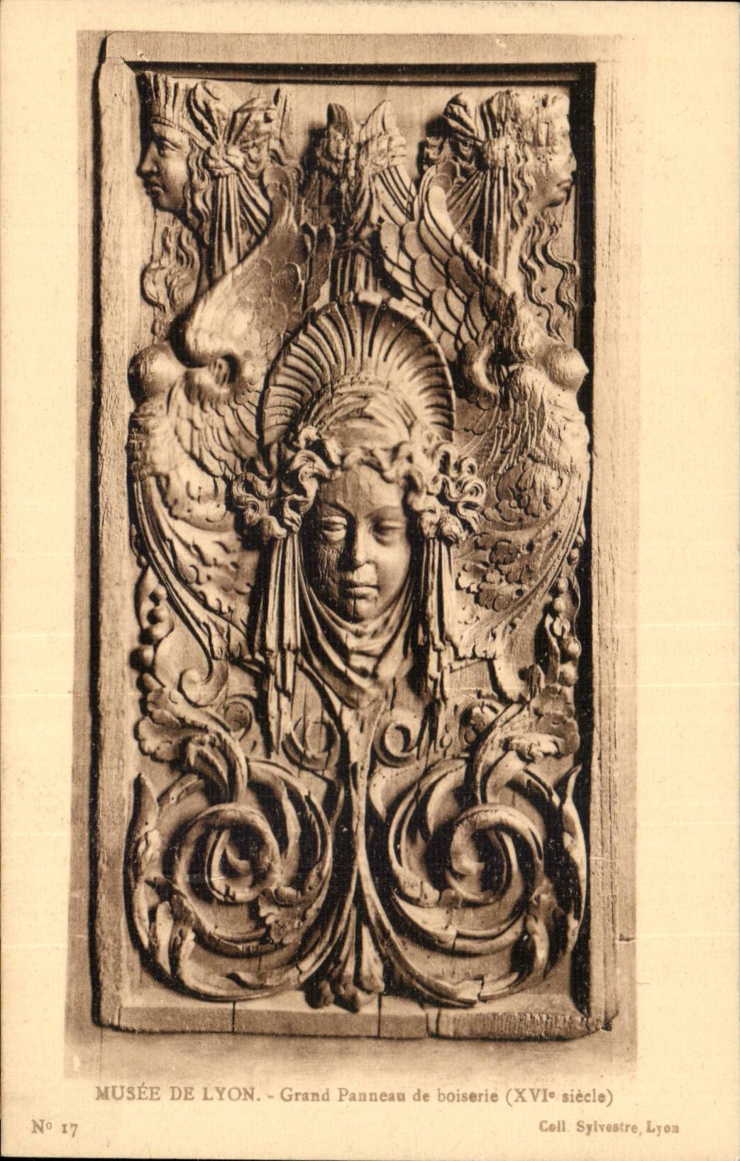 CPA Lyon Museum of Lyon Large panel of woodwork
