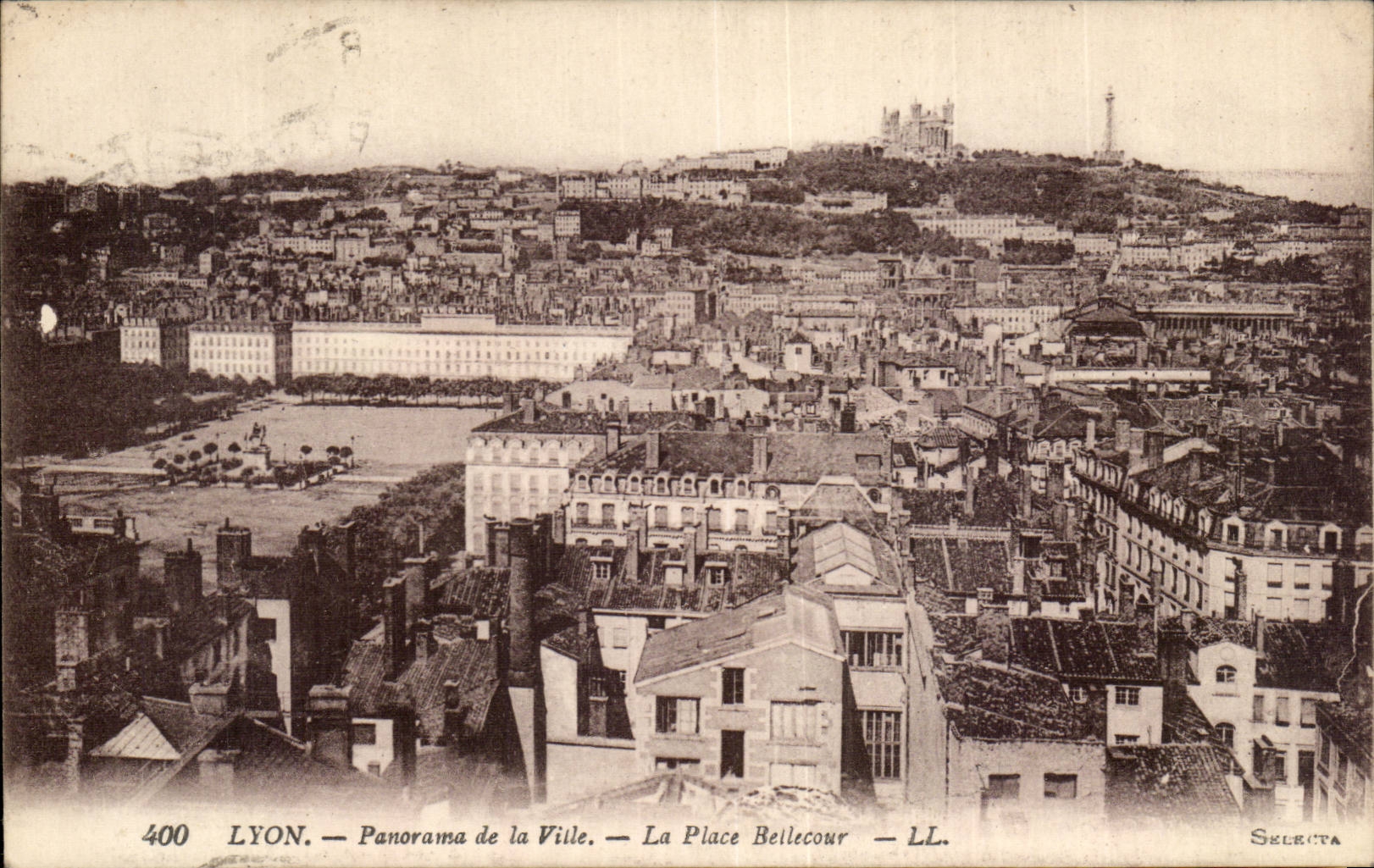 CPA Lyon Panorama of the city the Bellecour place