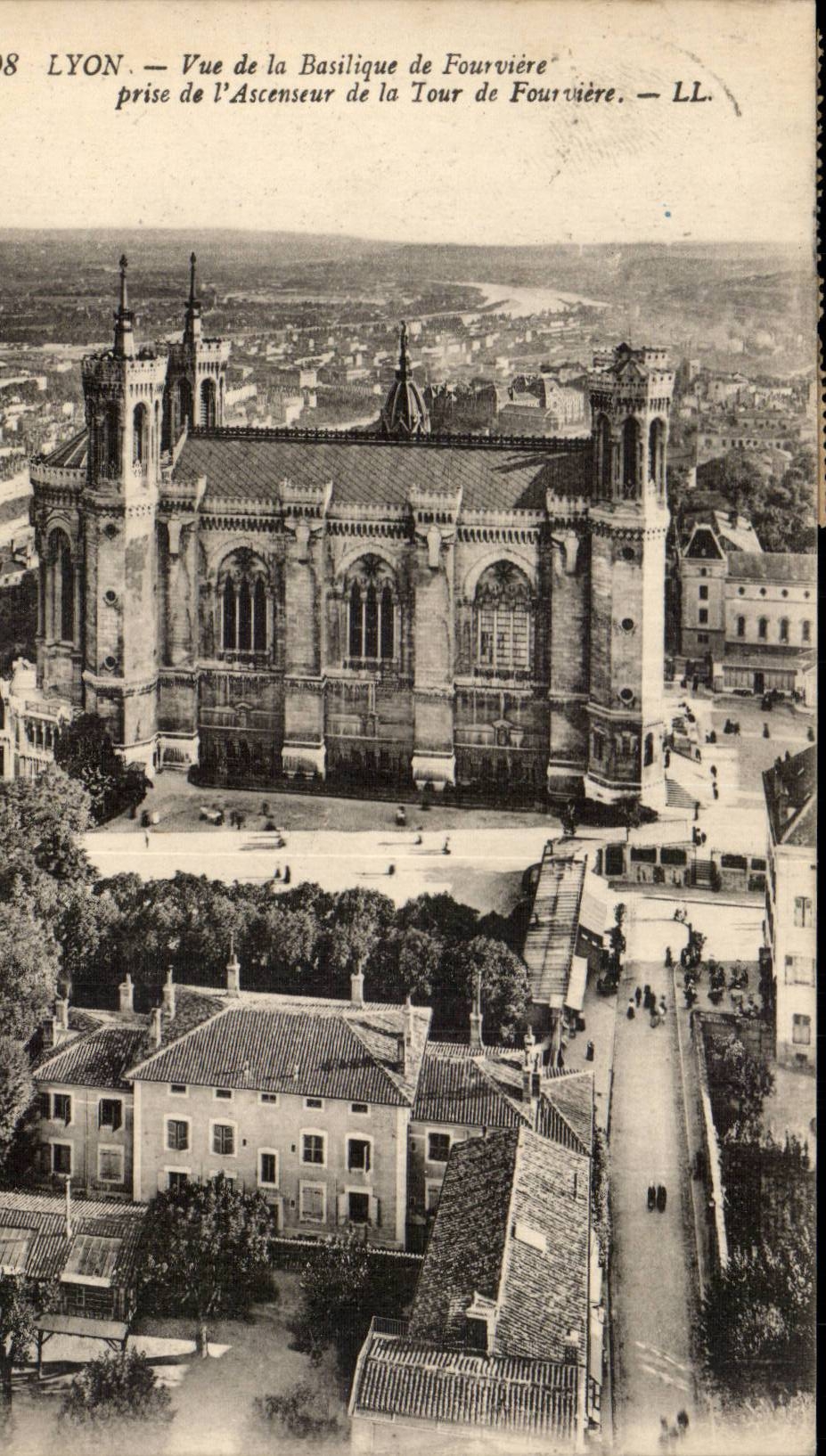 CPA Lyon Seen of the basilica of Fourviere taken of the elevator of the tower of Fourviere