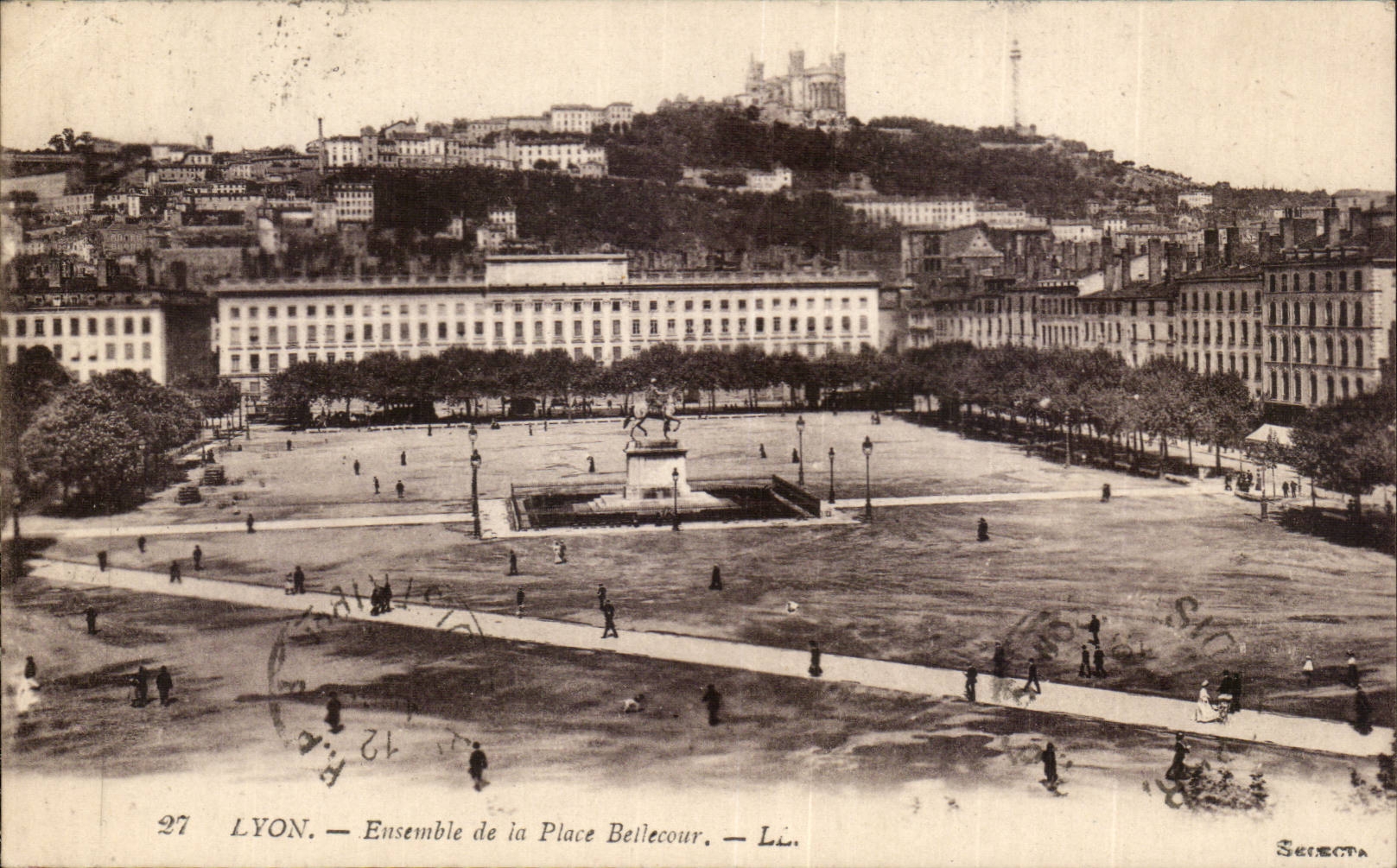 CPA Lyon Together of the Bellevue place