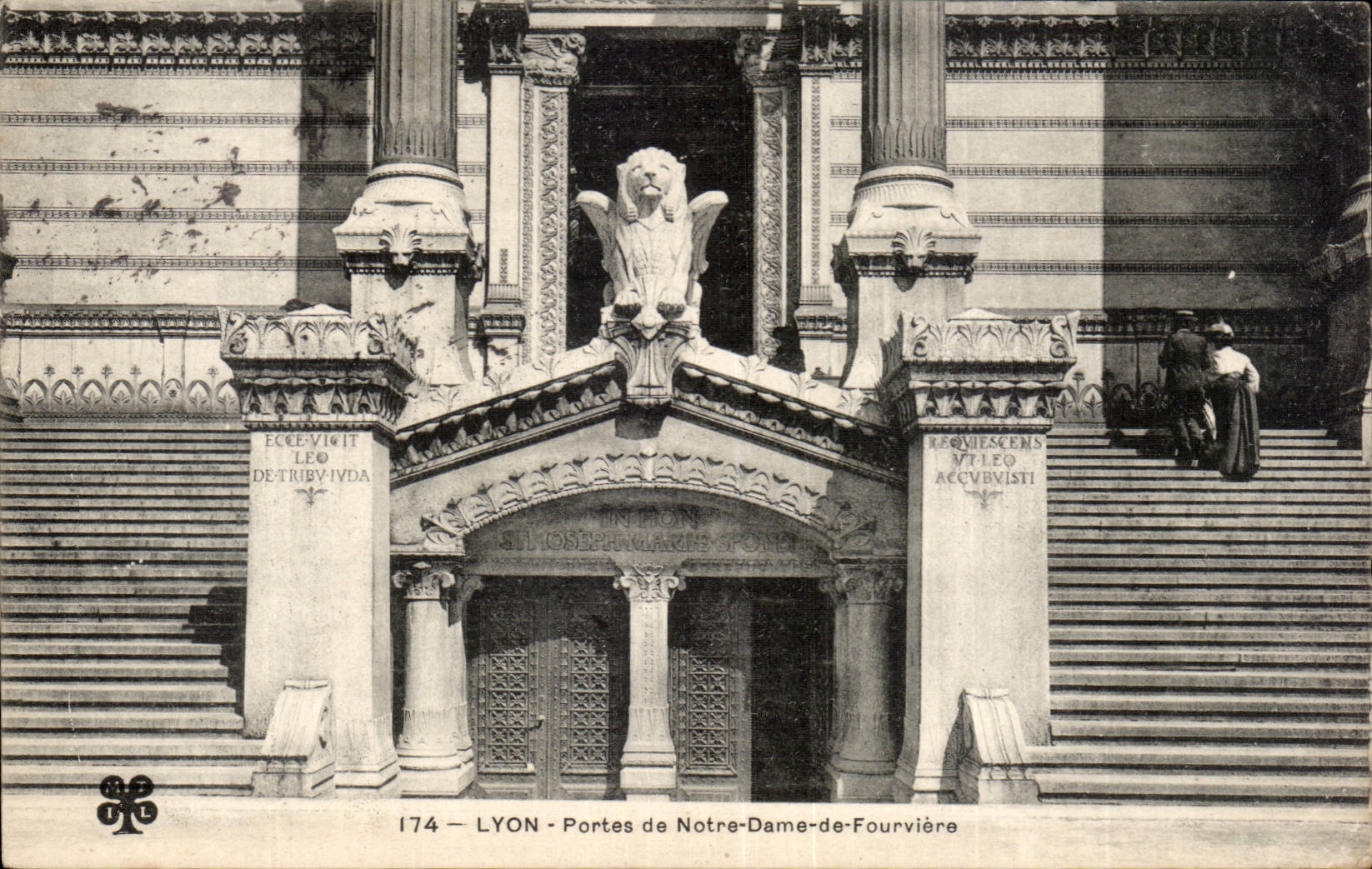 CPA Lyon Gates of Our Lady of Fourviere Lion
