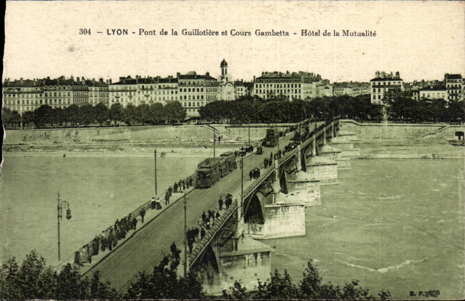 CPA Lyon the bridge of Guillotiere and course Gambetta Hotel of reciprocity